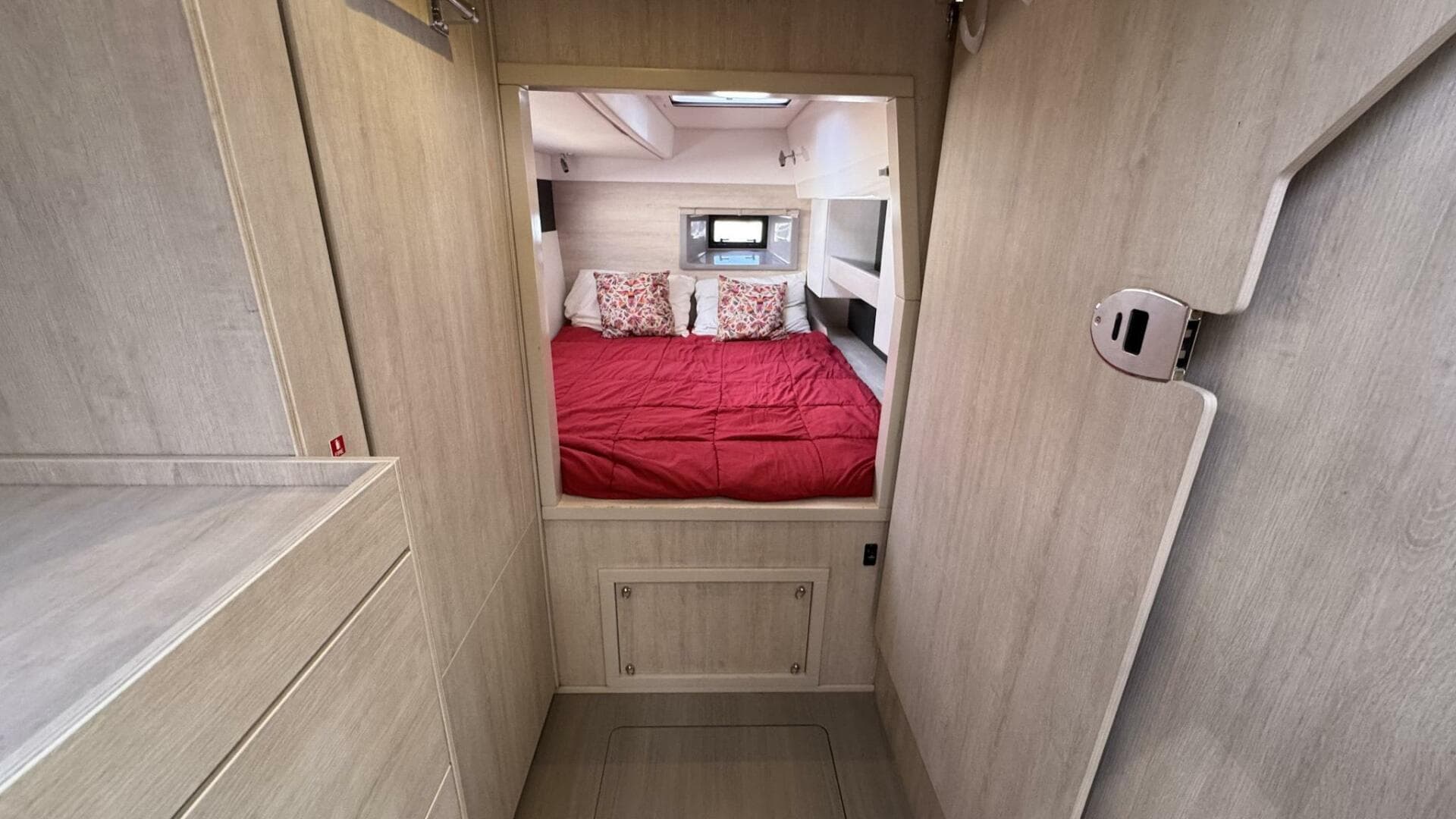 2018 Leopard 43 Powercat — photo 39