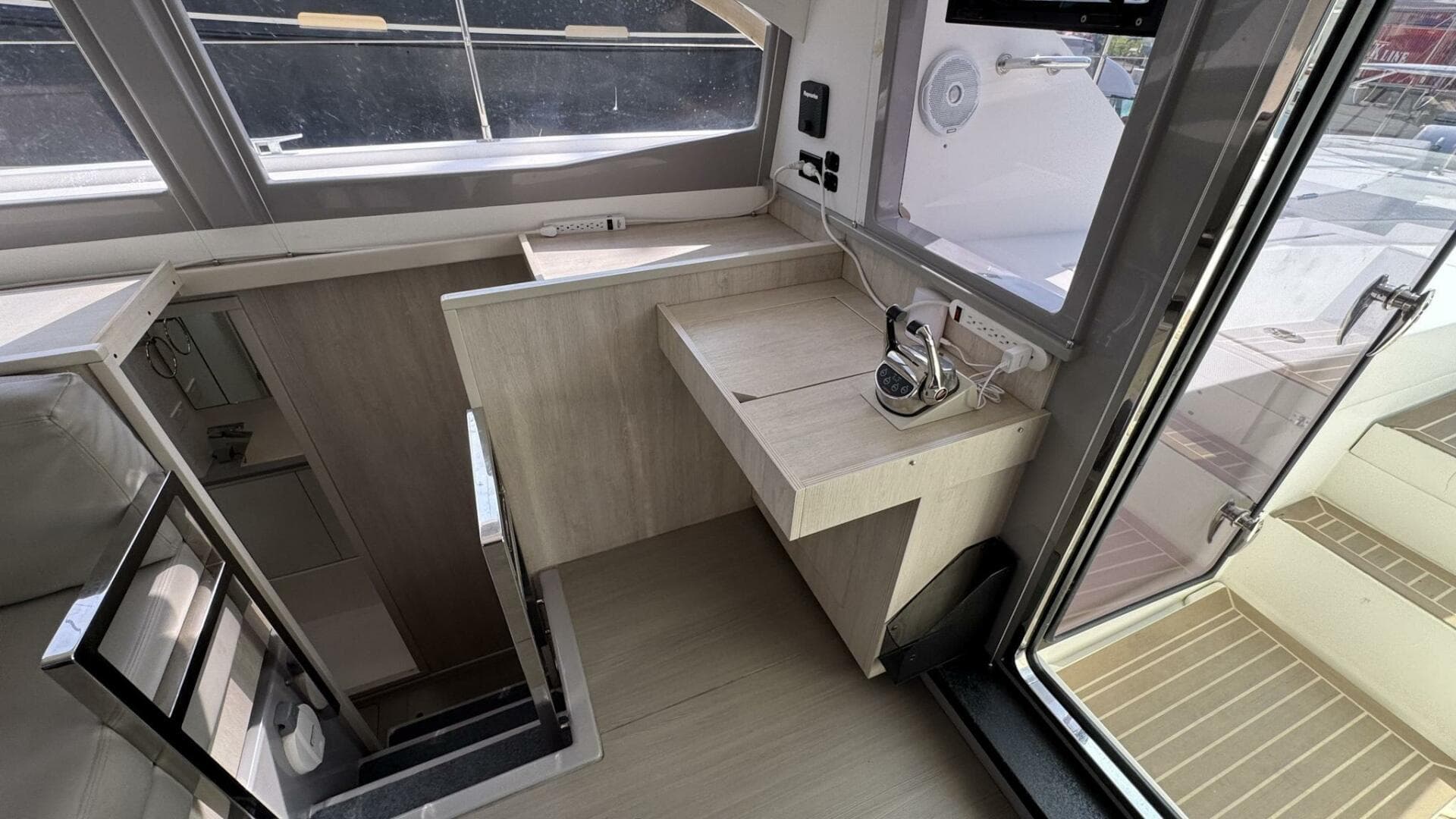 2018 Leopard 43 Powercat — photo 25