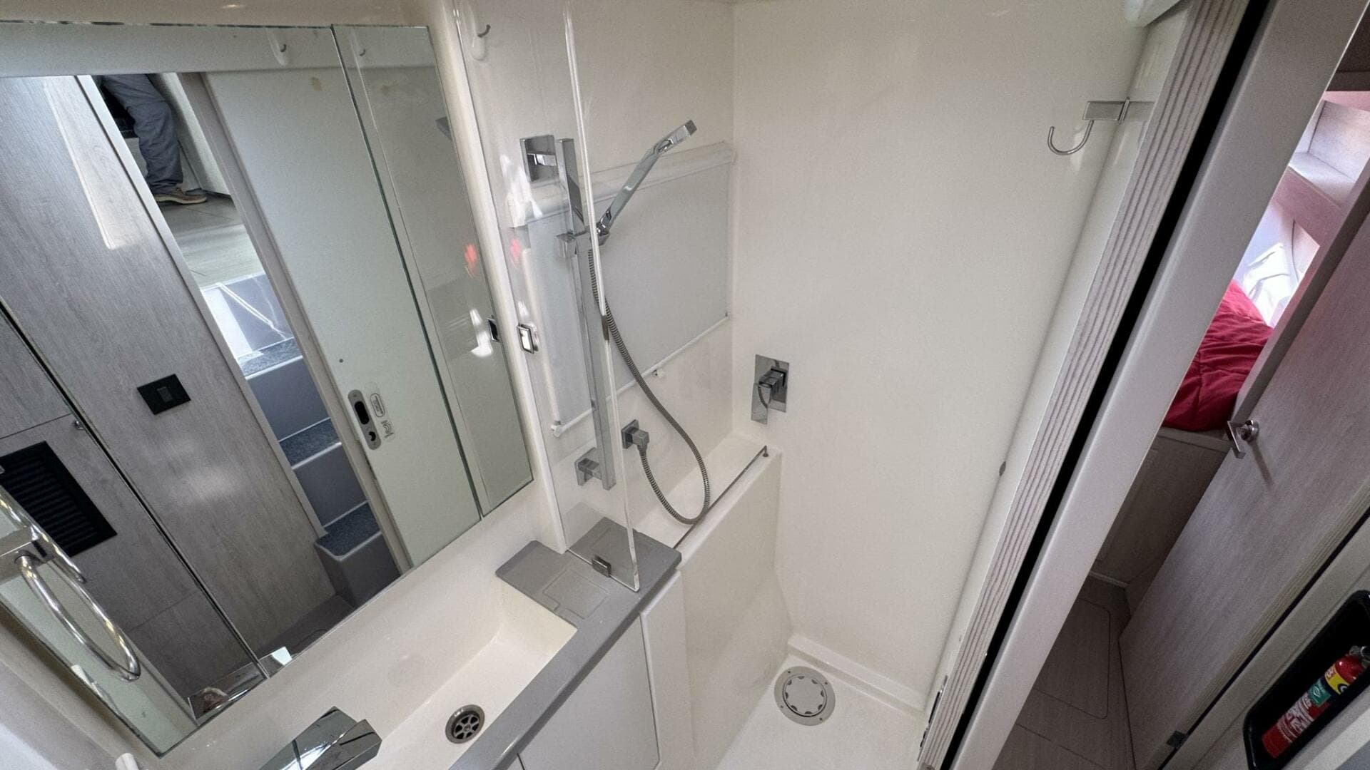 2018 Leopard 43 Powercat — photo 29