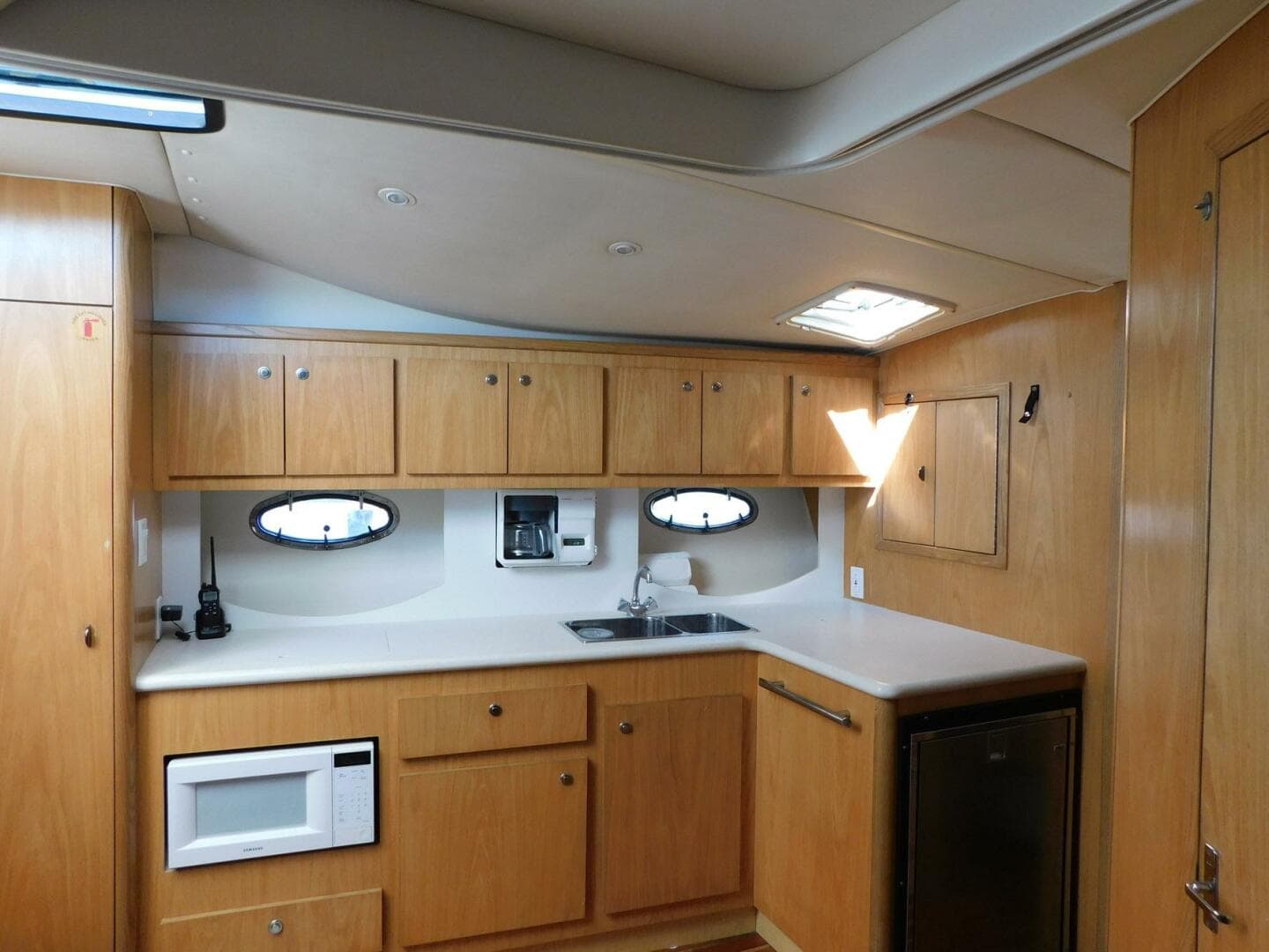 2001 Tiara Yachts 3500 Express — photo 29