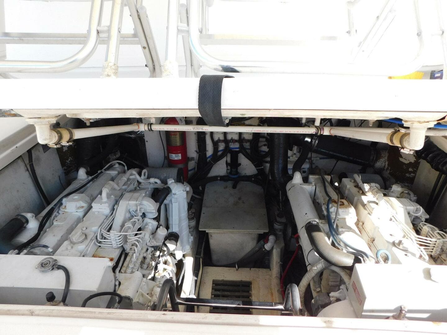 2001 Tiara Yachts 3500 Express — photo 8