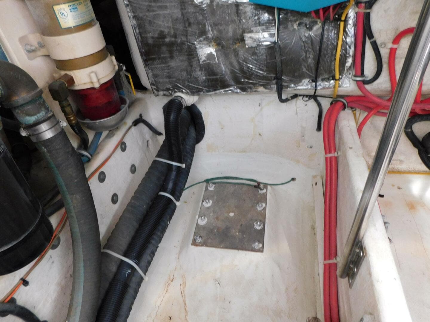 2001 Tiara Yachts 3500 Express — photo 15