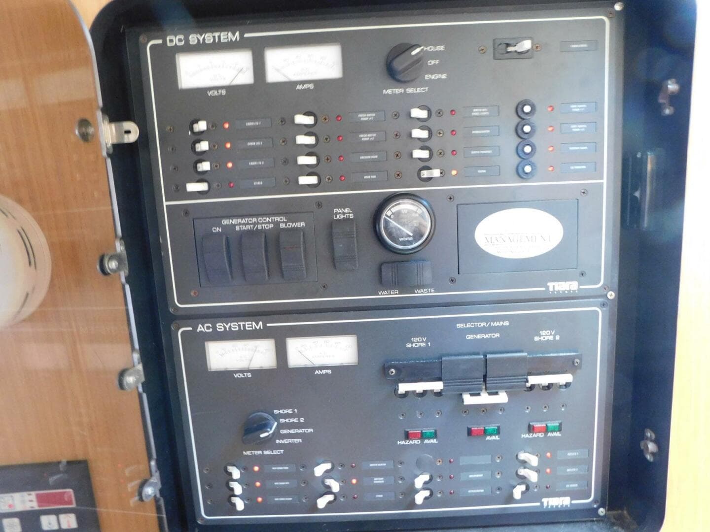 2001 Tiara Yachts 3500 Express — photo 24