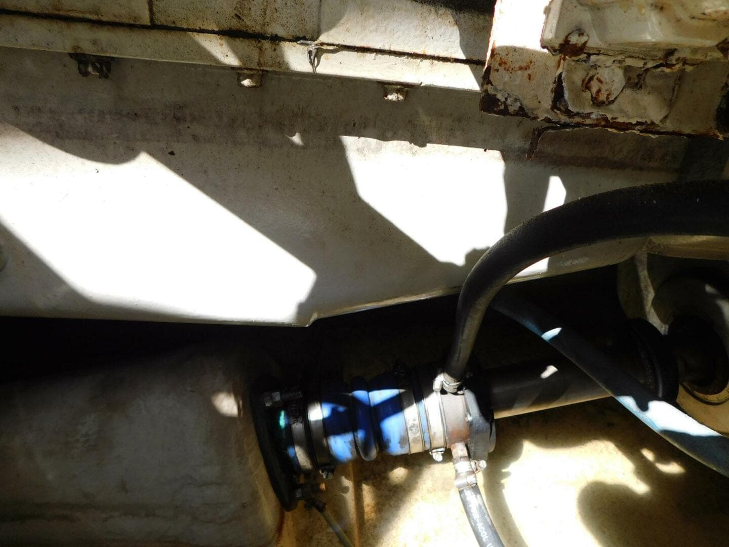 2001 Tiara Yachts 3500 Express — photo 16