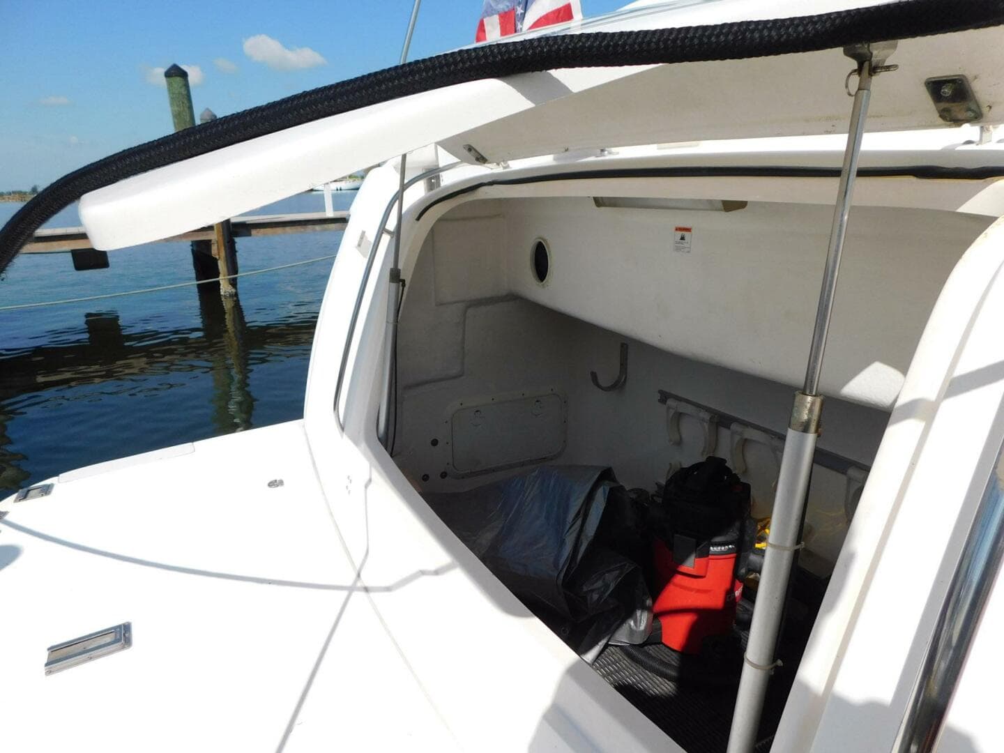 2001 Tiara Yachts 3500 Express — photo 18