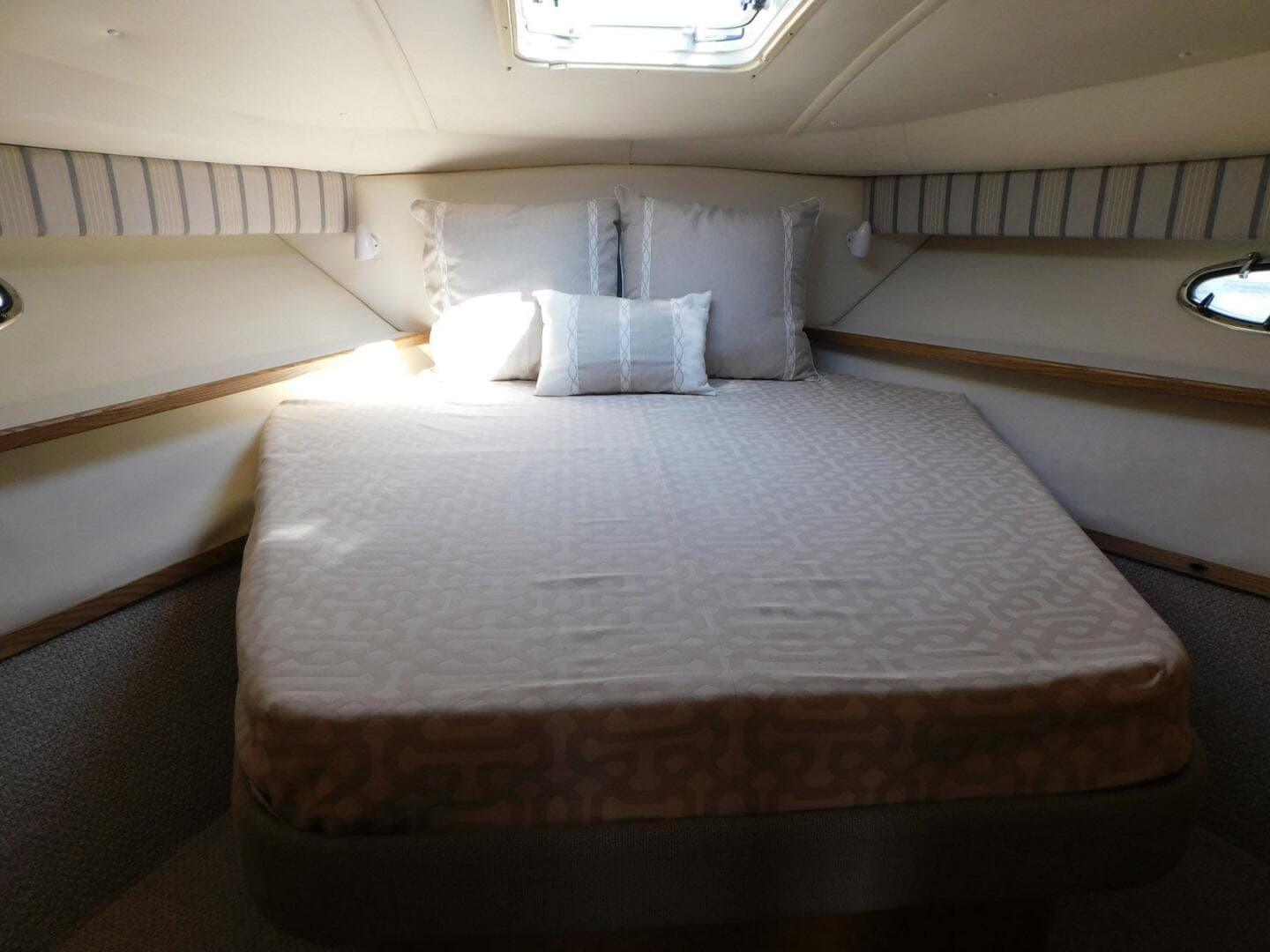 2001 Tiara Yachts 3500 Express — photo 19