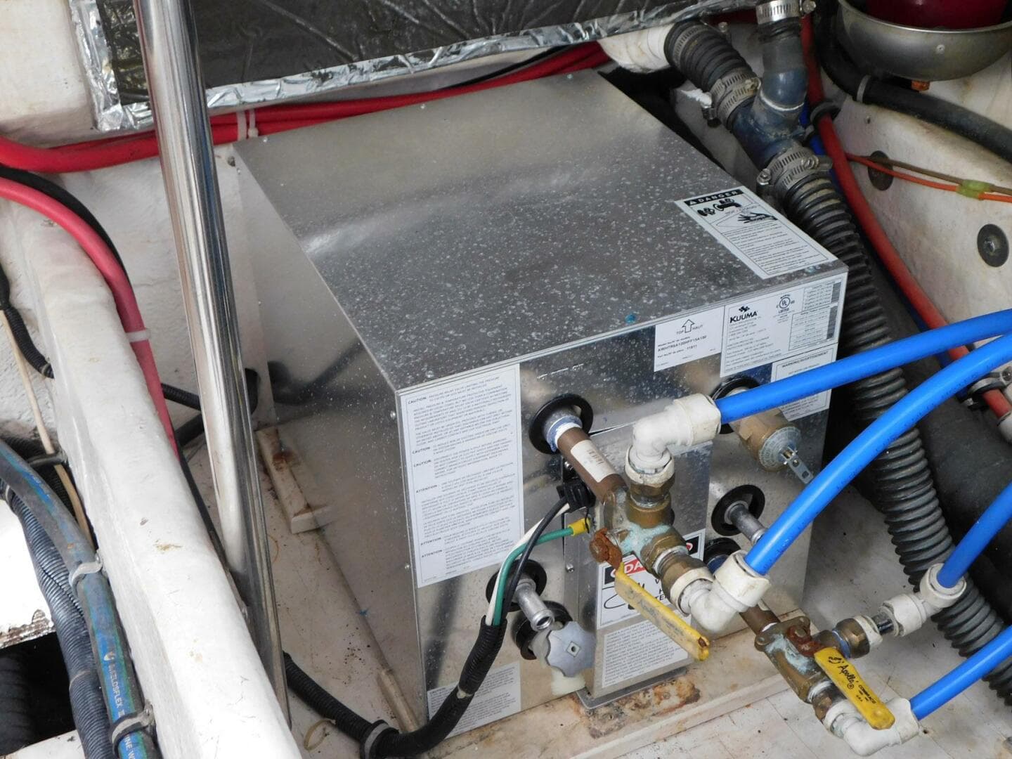 2001 Tiara Yachts 3500 Express — photo 11