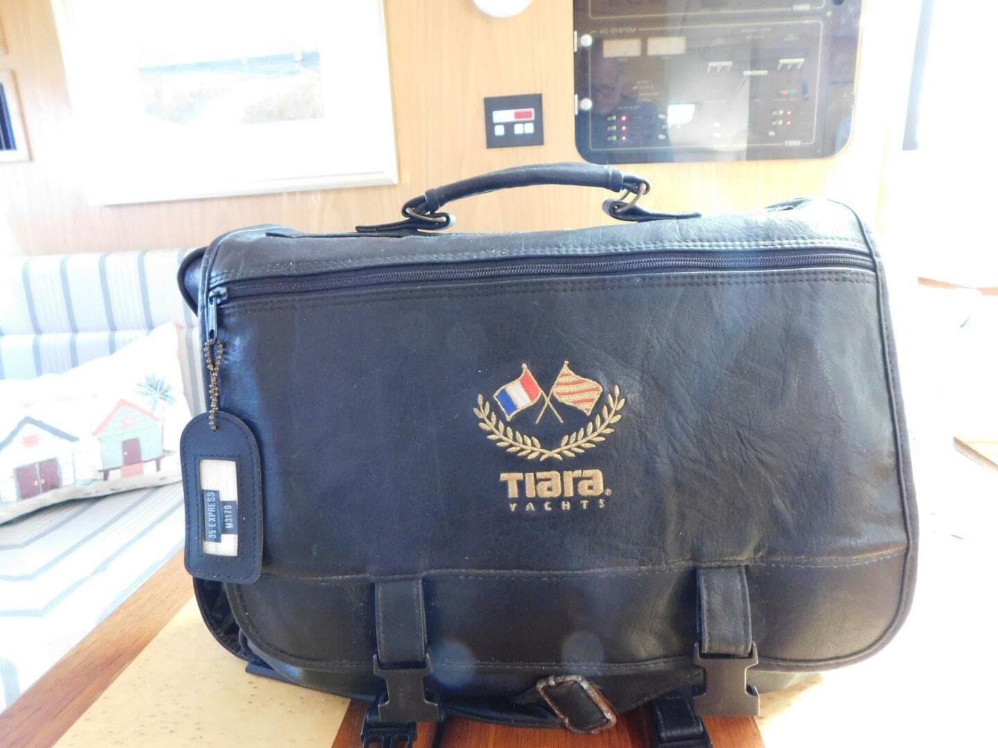 2001 Tiara Yachts 3500 Express — photo 25