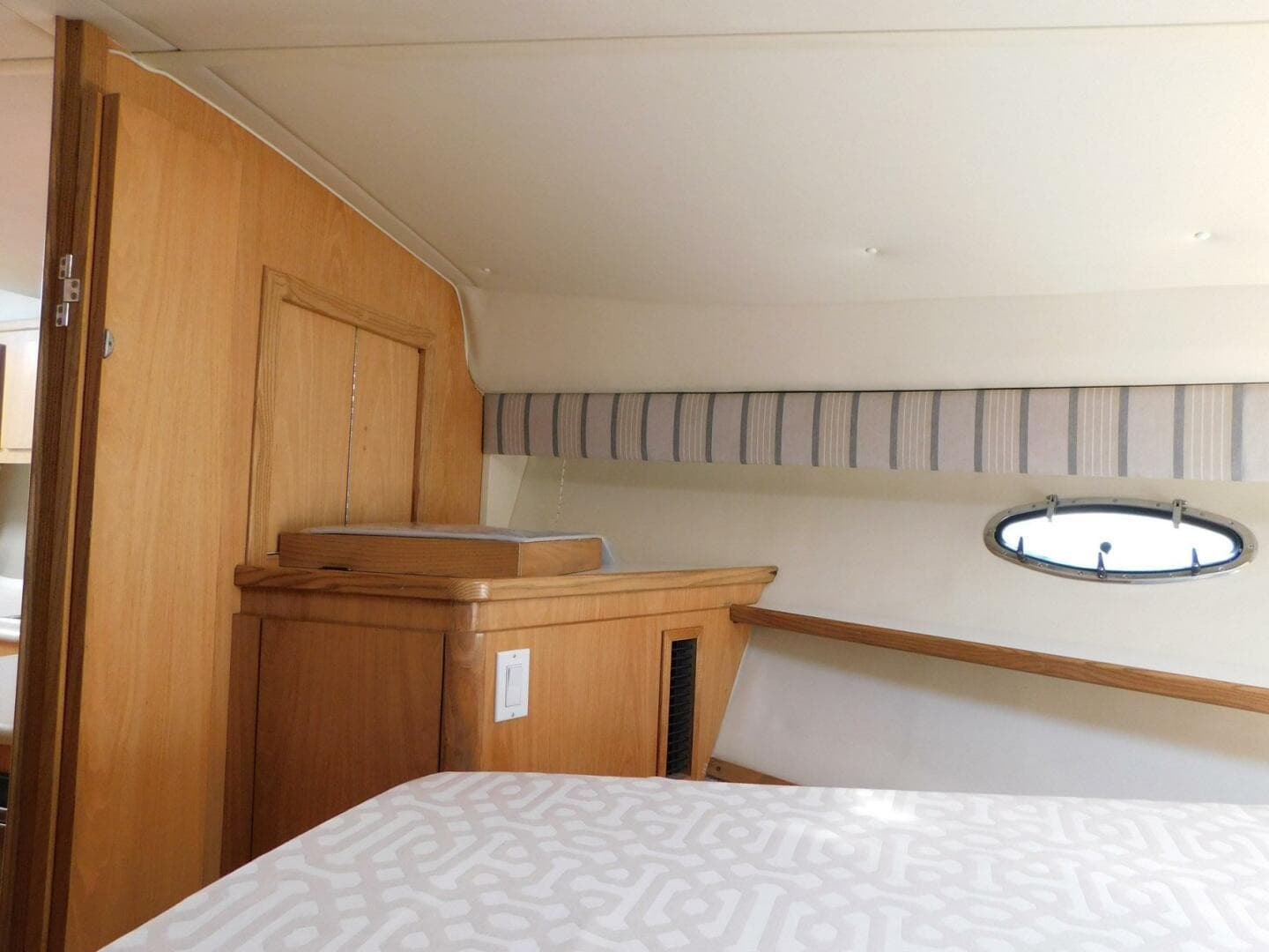 2001 Tiara Yachts 3500 Express — photo 27