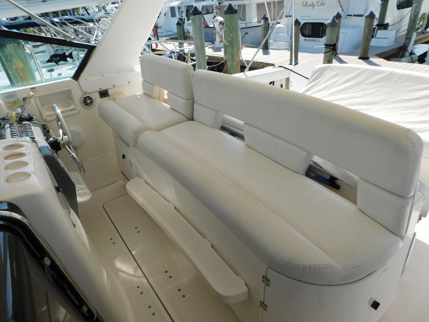 2001 Tiara Yachts 3500 Express — photo 7