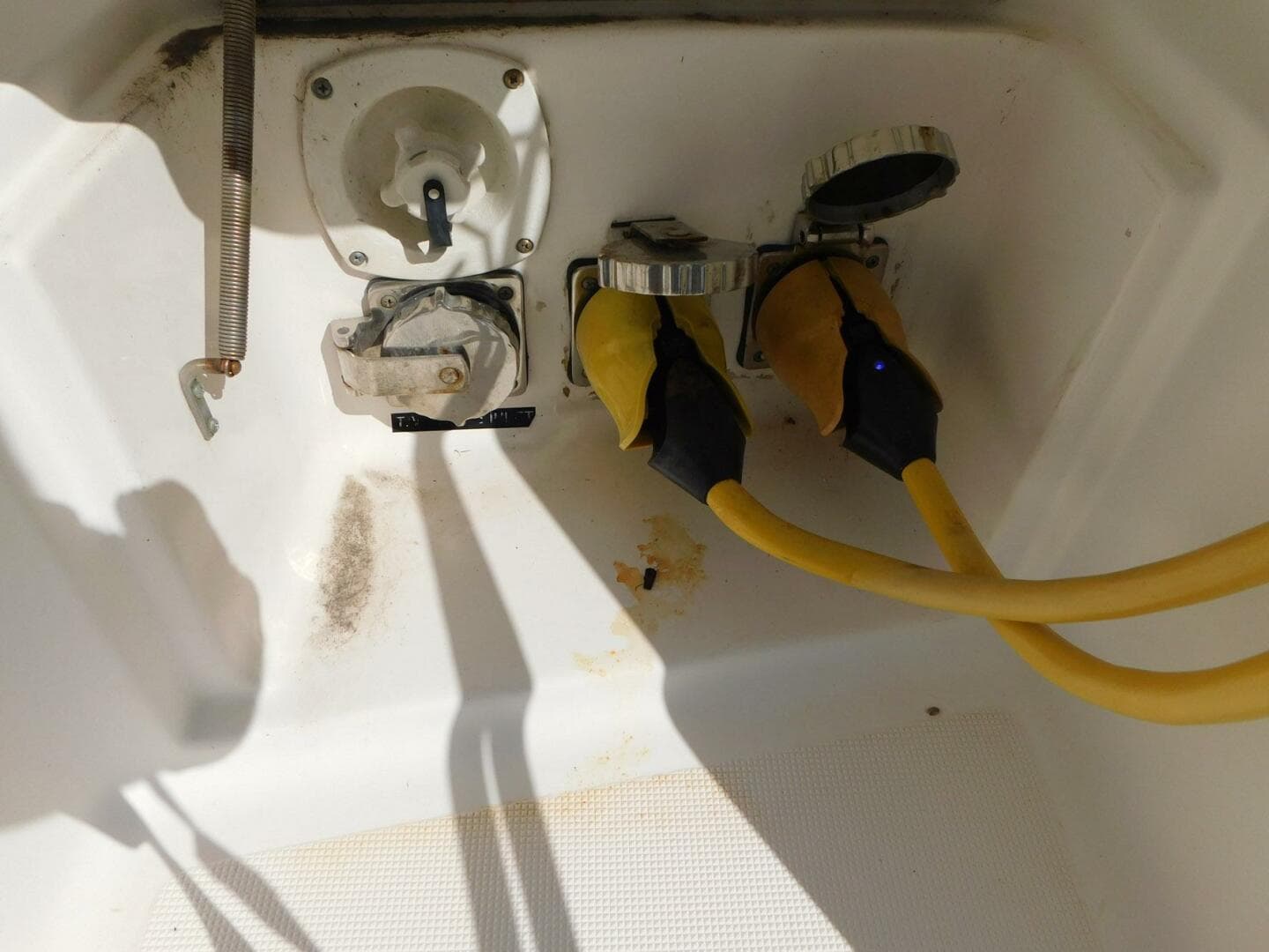 2001 Tiara Yachts 3500 Express — photo 17