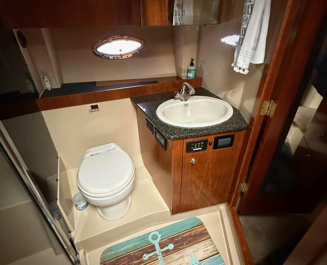 2006 Cruisers Yachts 420 Express — photo 23