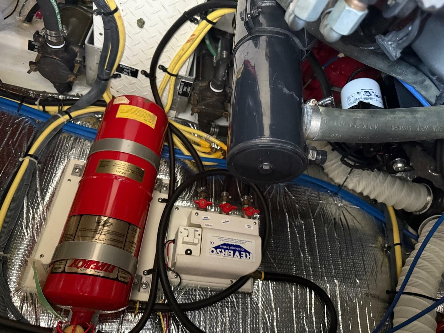 2006 Cruisers Yachts 420 Express — photo 30