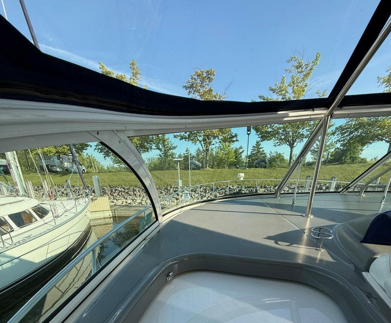 2006 Cruisers Yachts 420 Express — photo 4