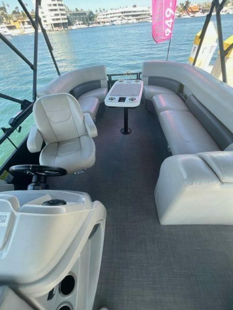 2024 Vision WX Tritoon — photo 2