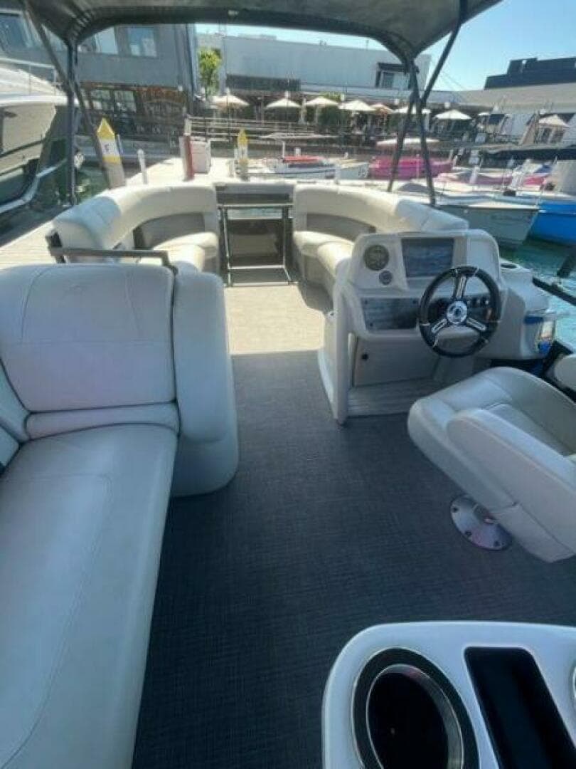 2024 Vision WX Tritoon — photo 3