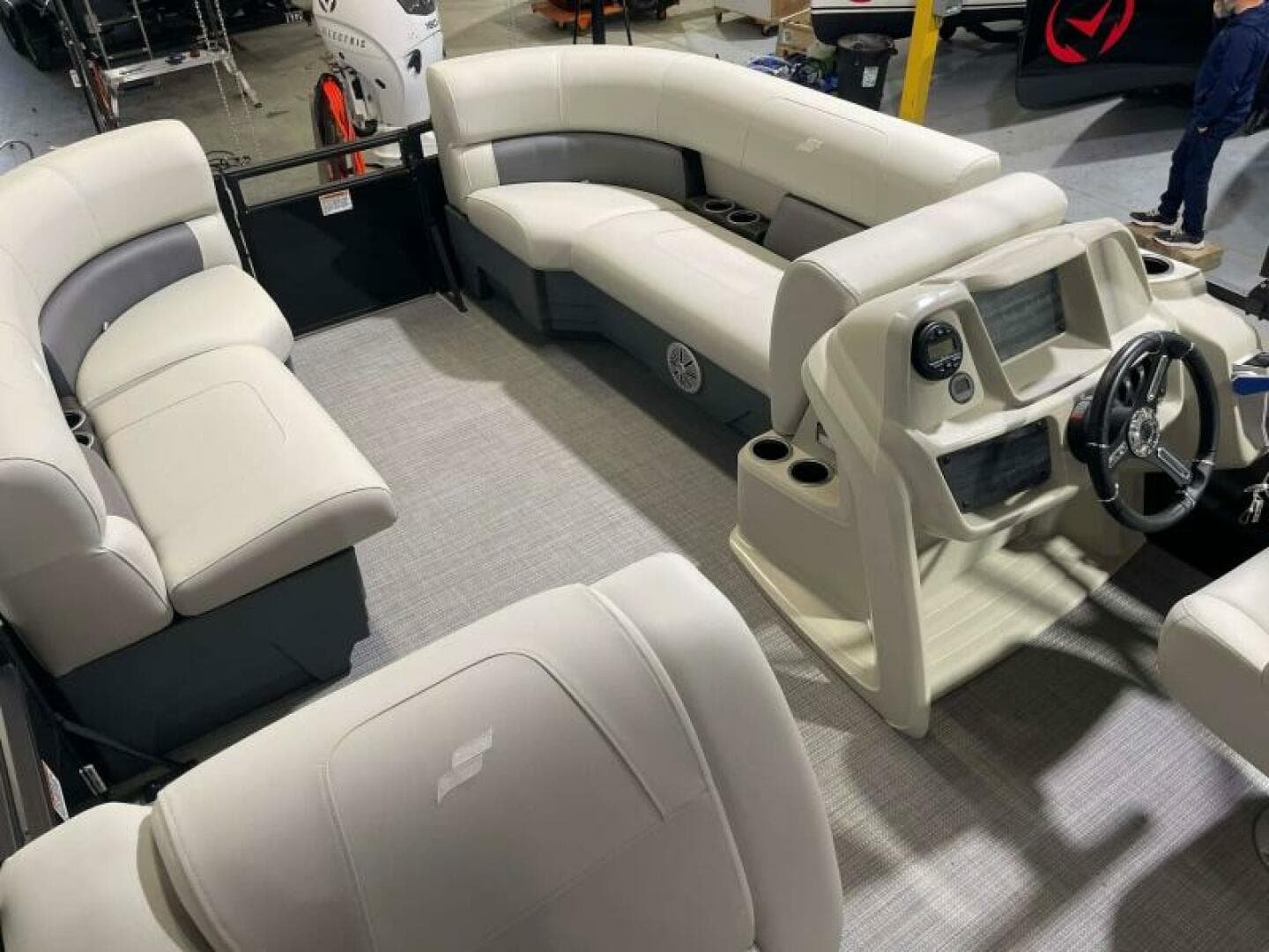 2024 Vision WX Tritoon — photo 13