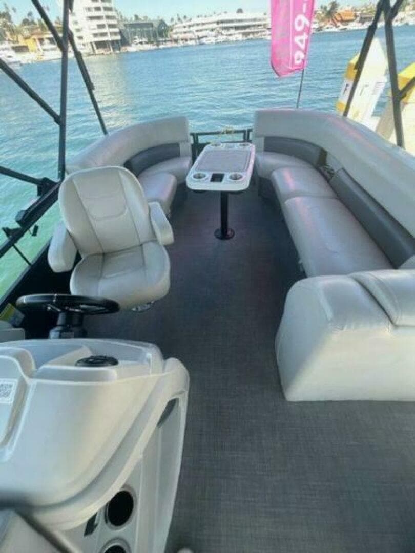 2024 Vision WX Tritoon — photo 2