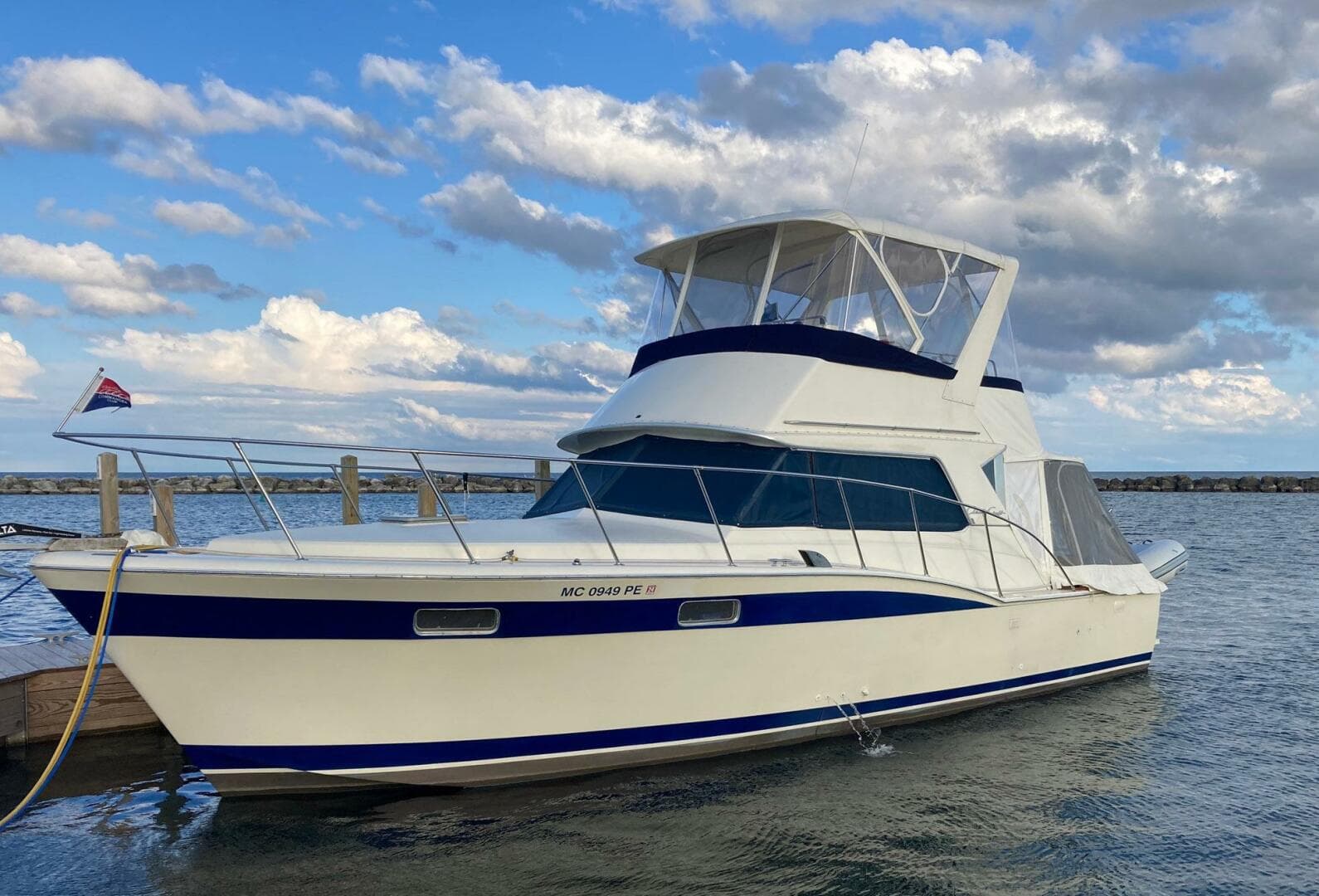 1979 Chris-Craft 360 Commander Sport Fish — photo 3