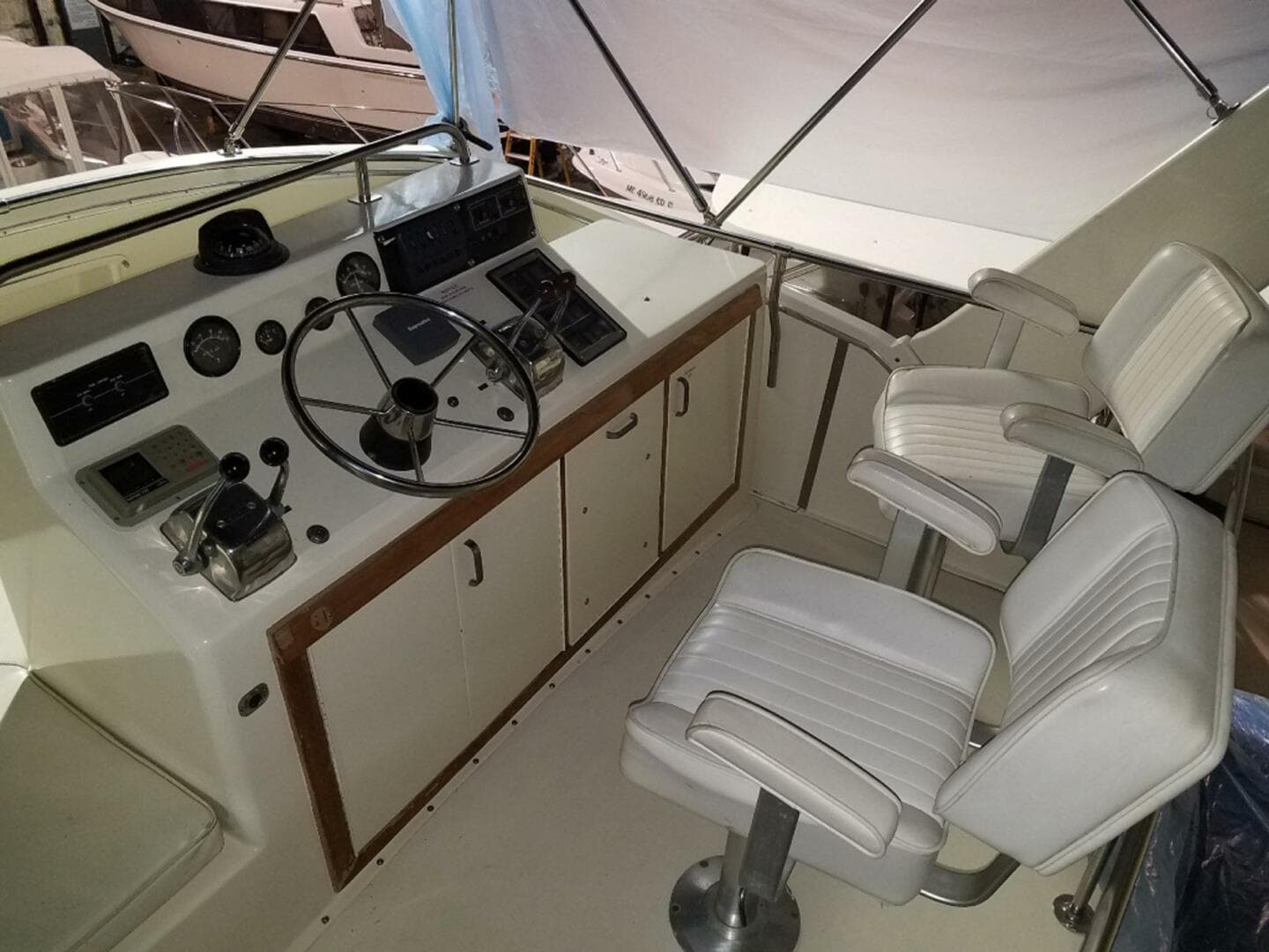 1979 Chris-Craft 360 Commander Sport Fish — photo 12