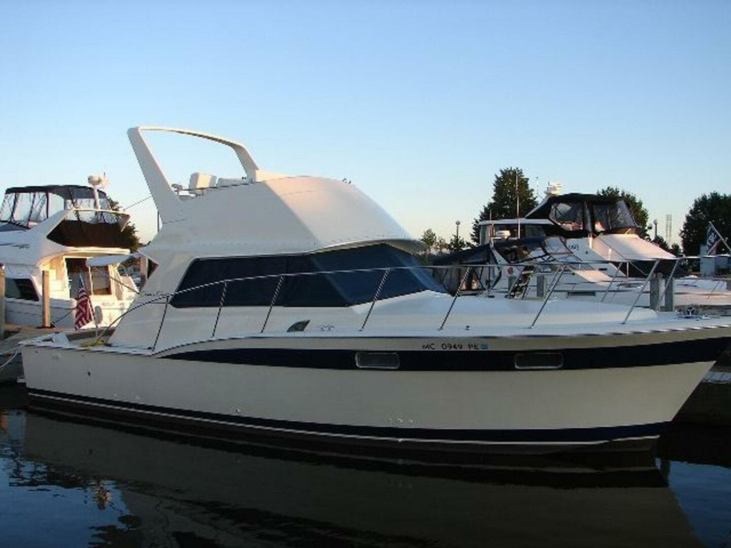 1979 Chris-Craft 360 Commander Sport Fish — photo 4
