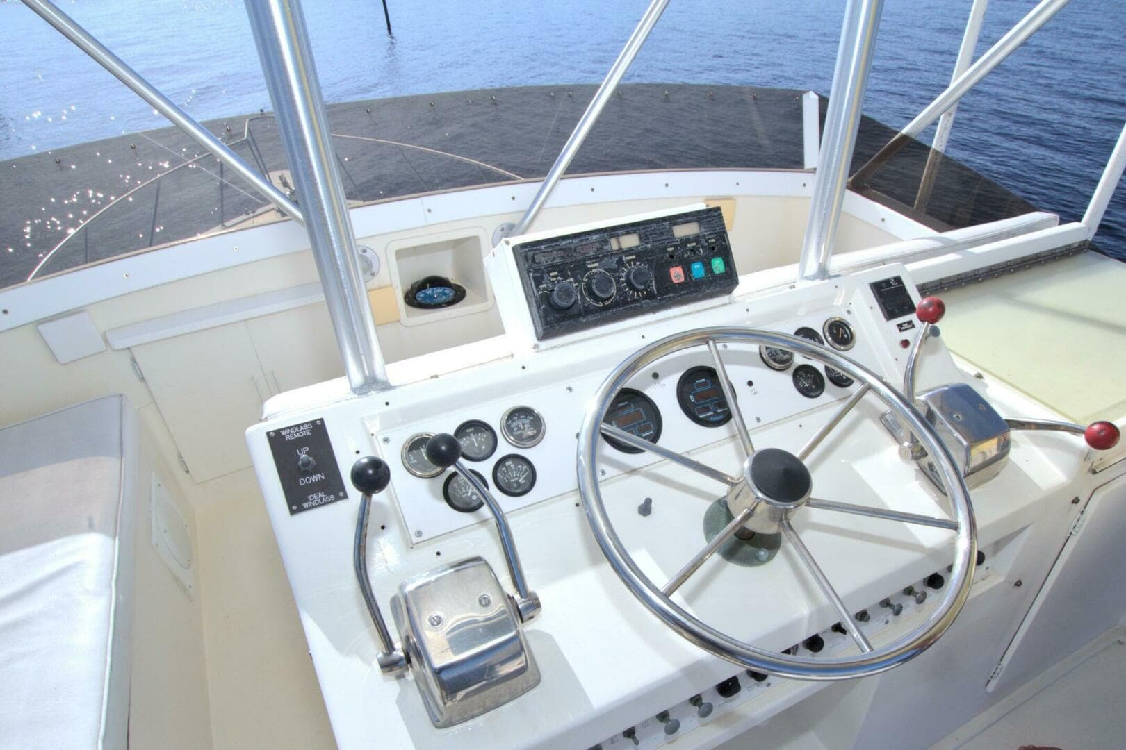 1990 Post 44 Sport Fisherman — photo 15