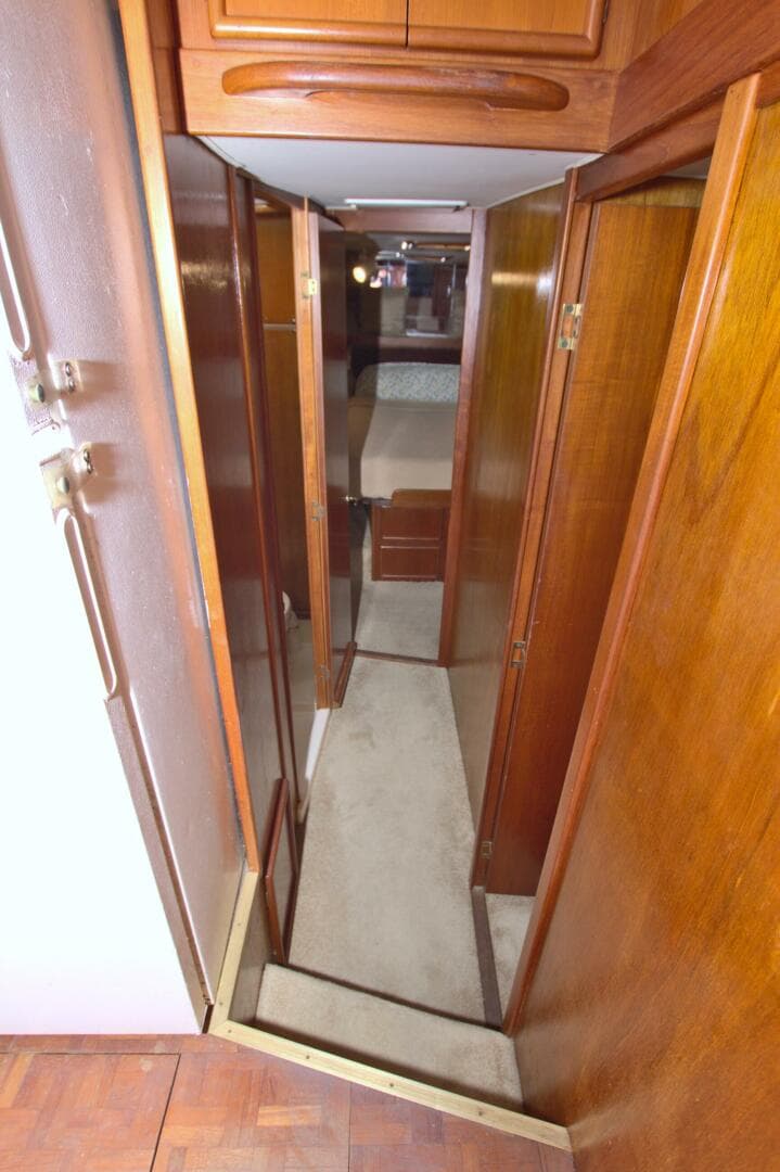 1990 Post 44 Sport Fisherman — photo 42