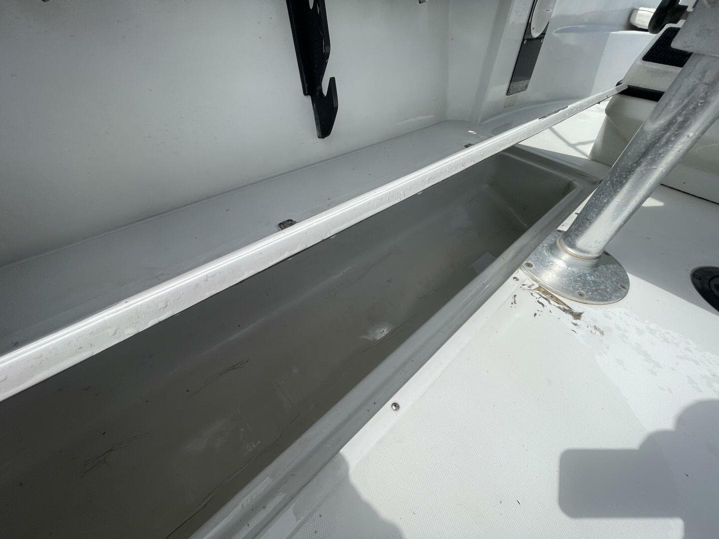 1993 Boston Whaler 21 Outrage — photo 12