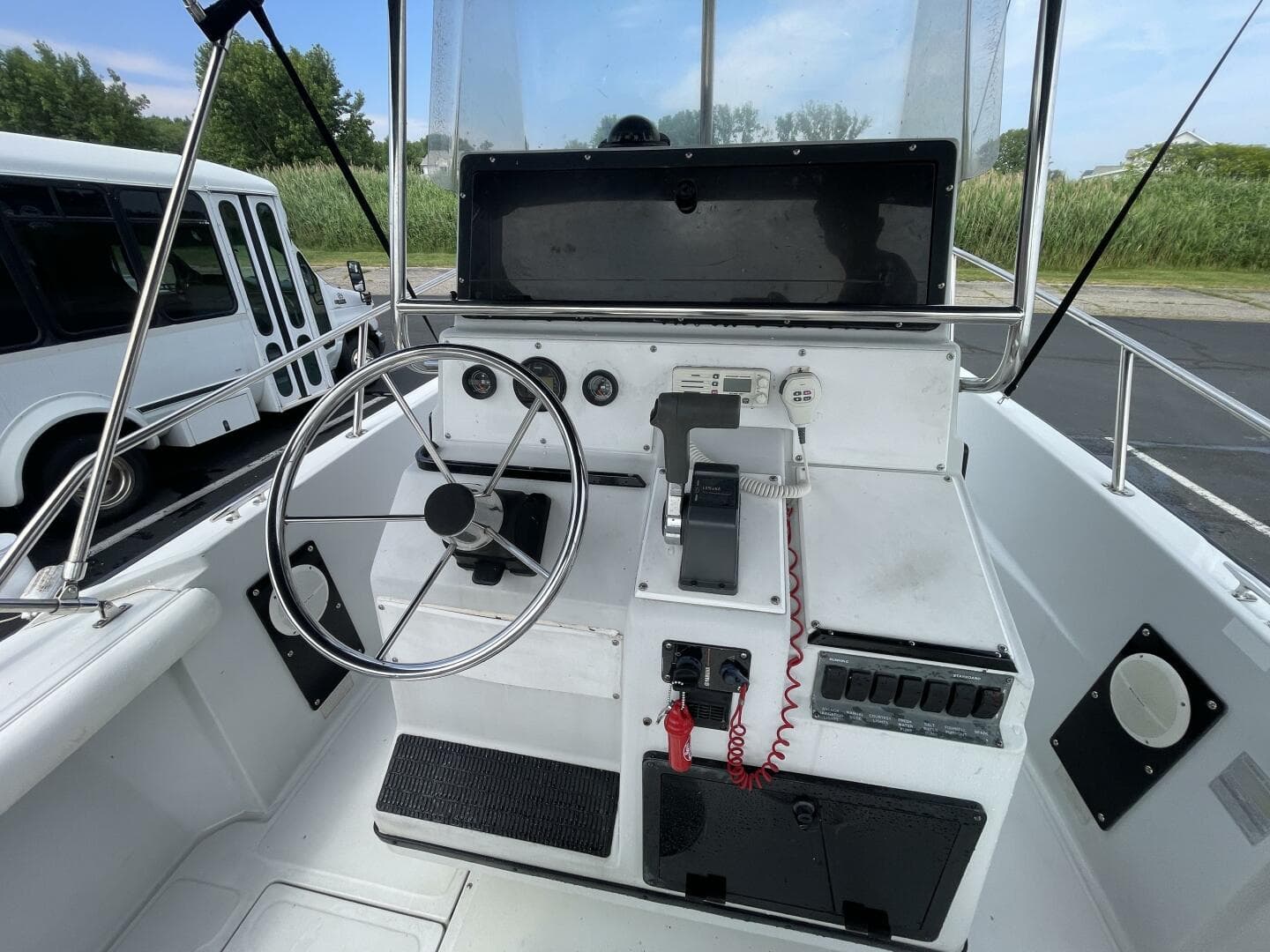 1993 Boston Whaler 21 Outrage — photo 16