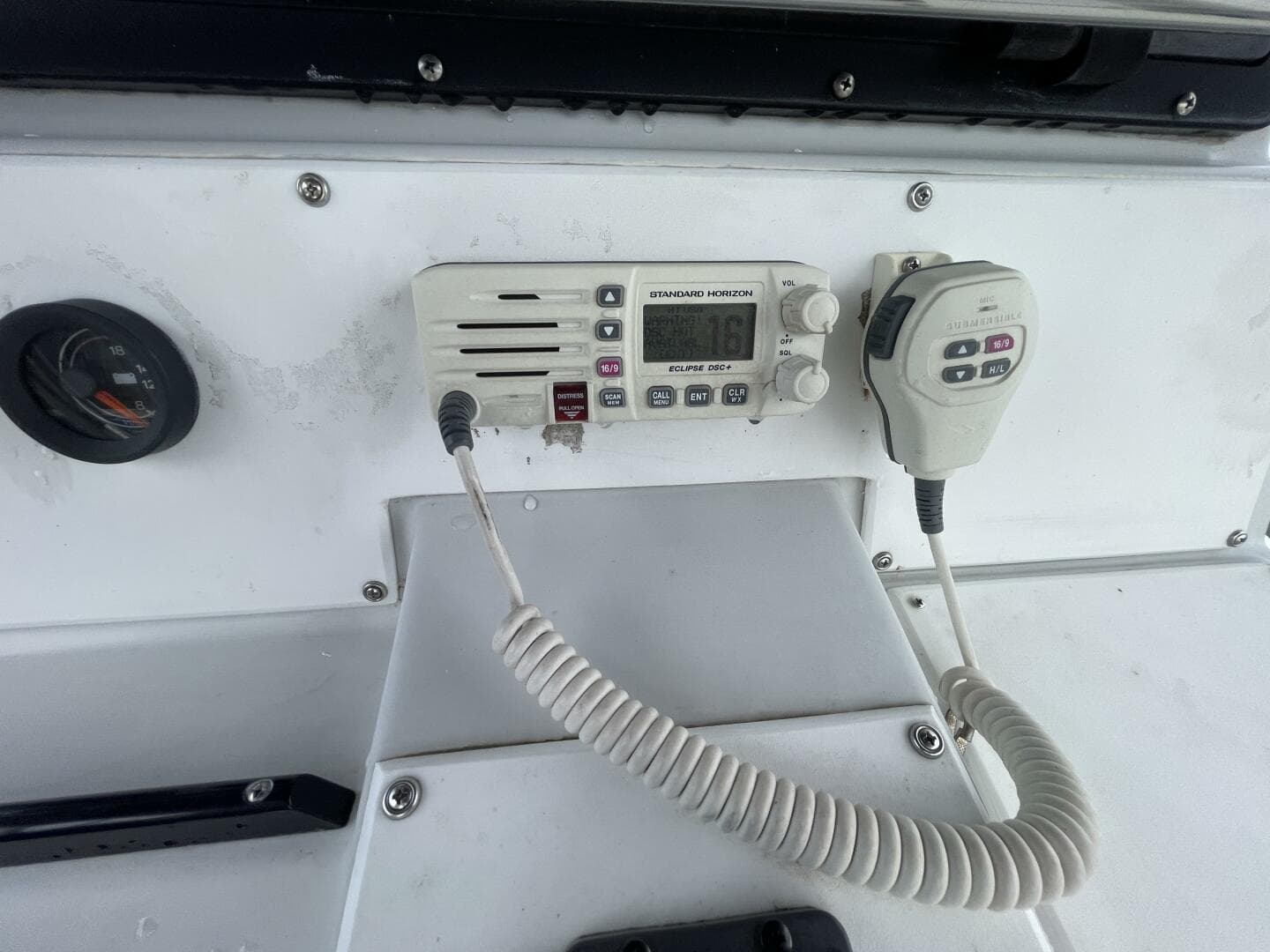 1993 Boston Whaler 21 Outrage — photo 19