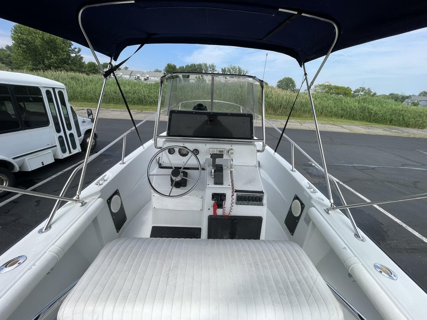 1993 Boston Whaler 21 Outrage — photo 15