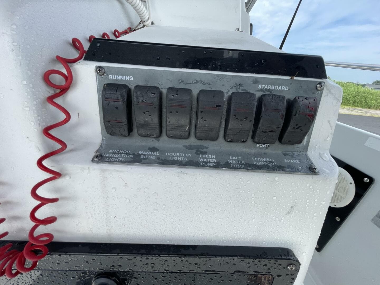 1993 Boston Whaler 21 Outrage — photo 17