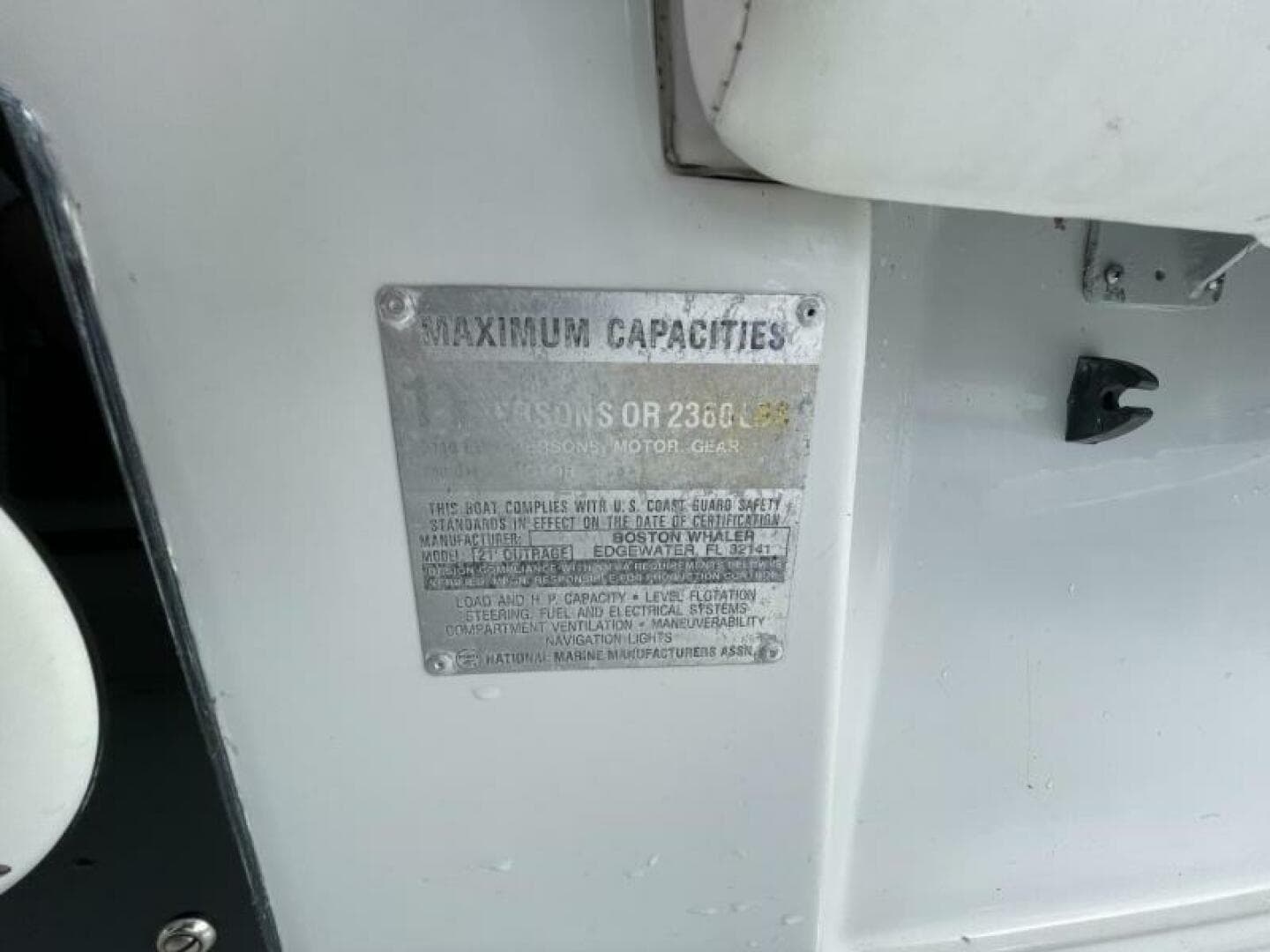 1993 Boston Whaler 21 Outrage — photo 25