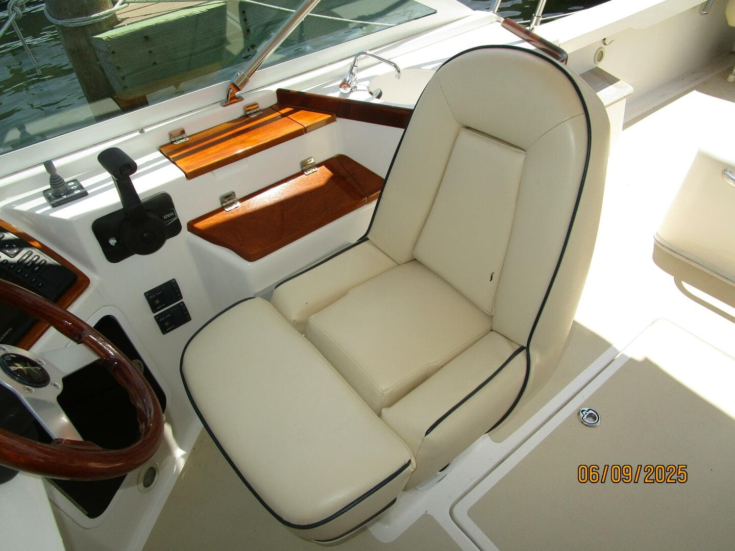 2006 Hunt Yachts Harrier — photo 16