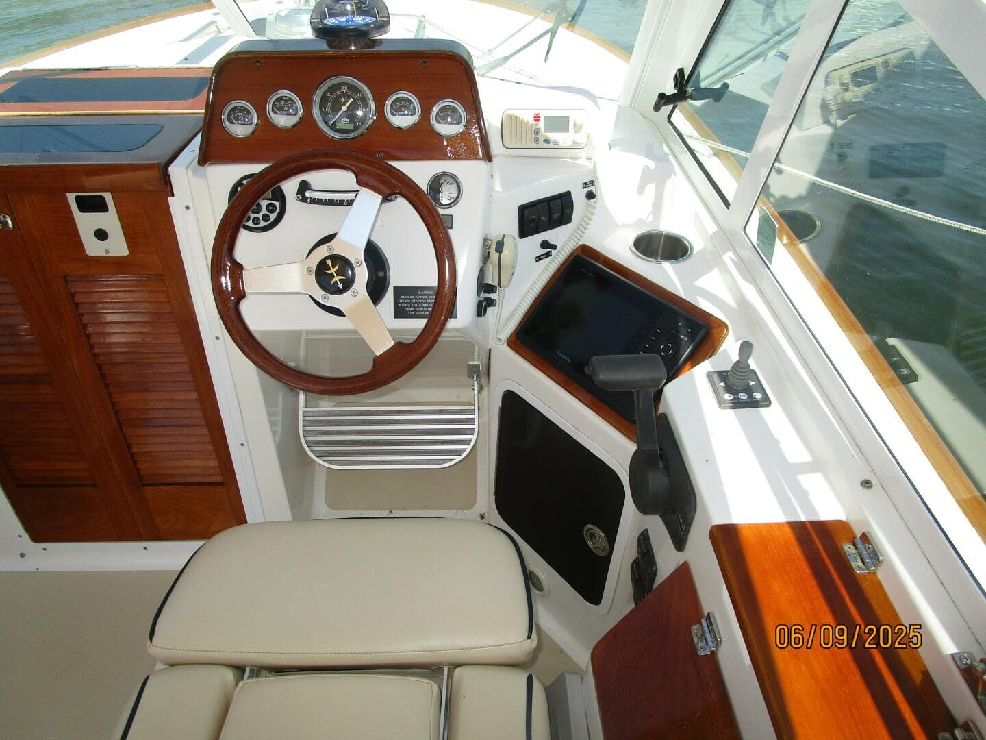 2006 Hunt Yachts Harrier — photo 15