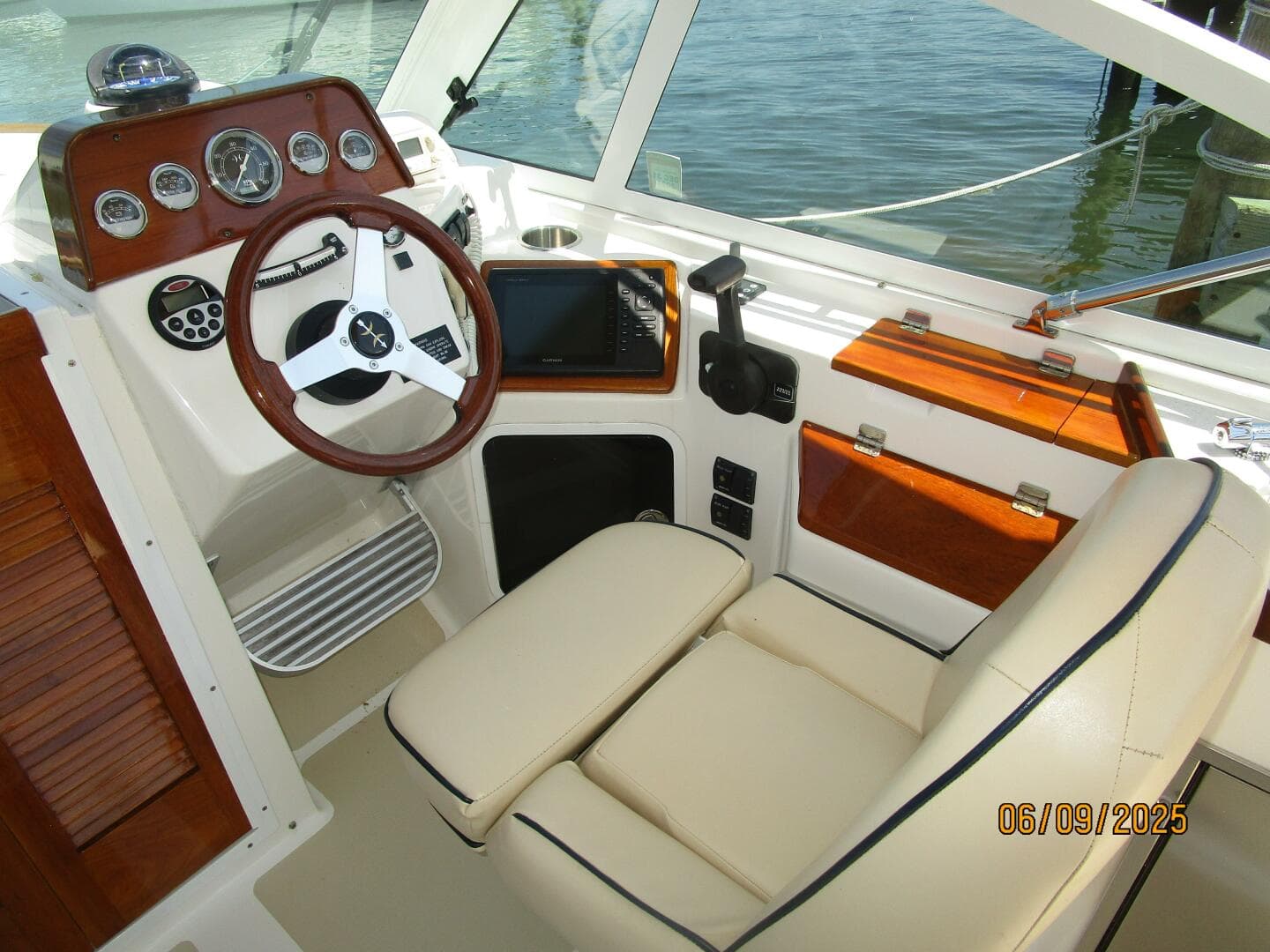 2006 Hunt Yachts Harrier — photo 14