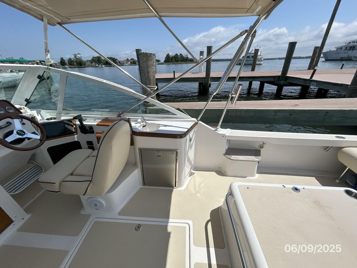 2006 Hunt Yachts Harrier — photo 13