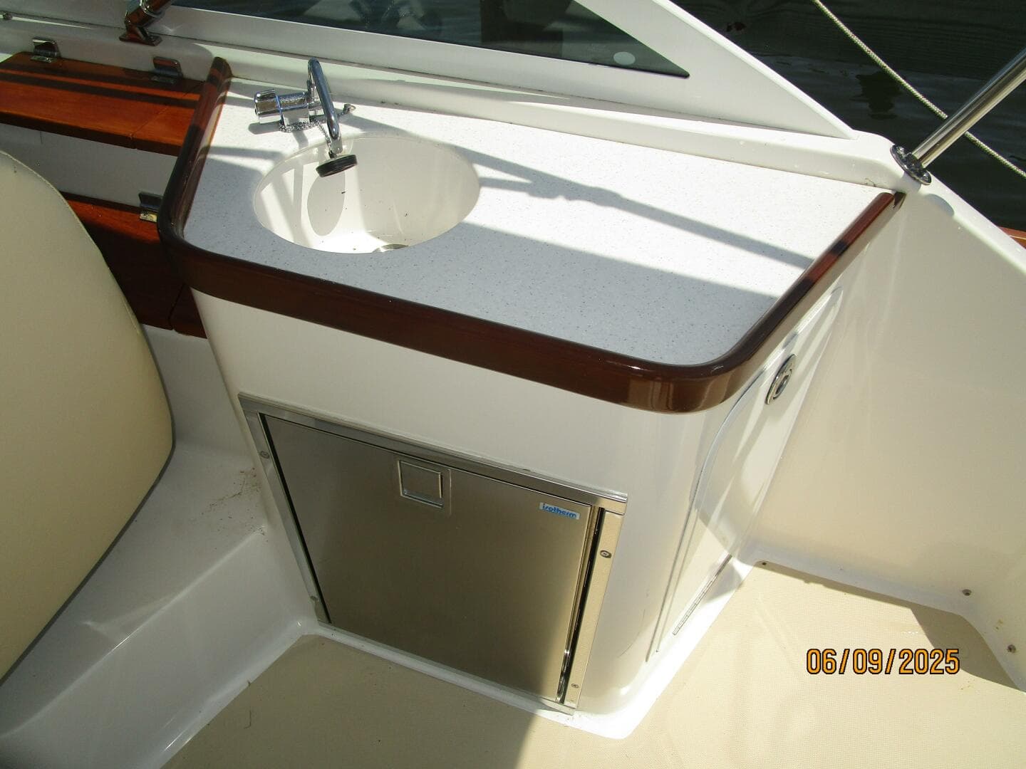 2006 Hunt Yachts Harrier — photo 21