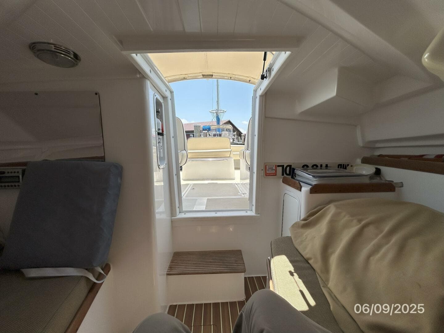 2006 Hunt Yachts Harrier — photo 25