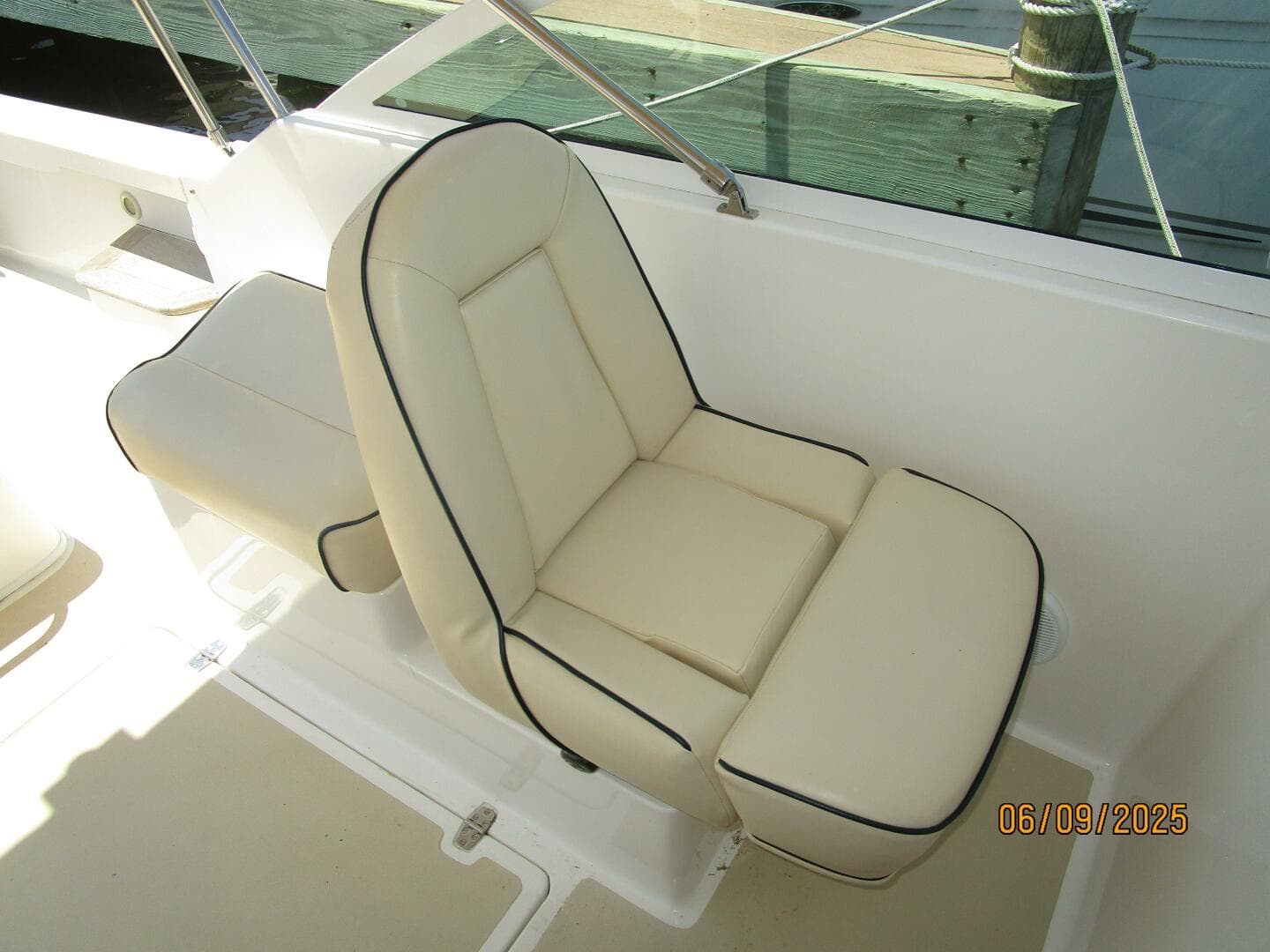 2006 Hunt Yachts Harrier — photo 27