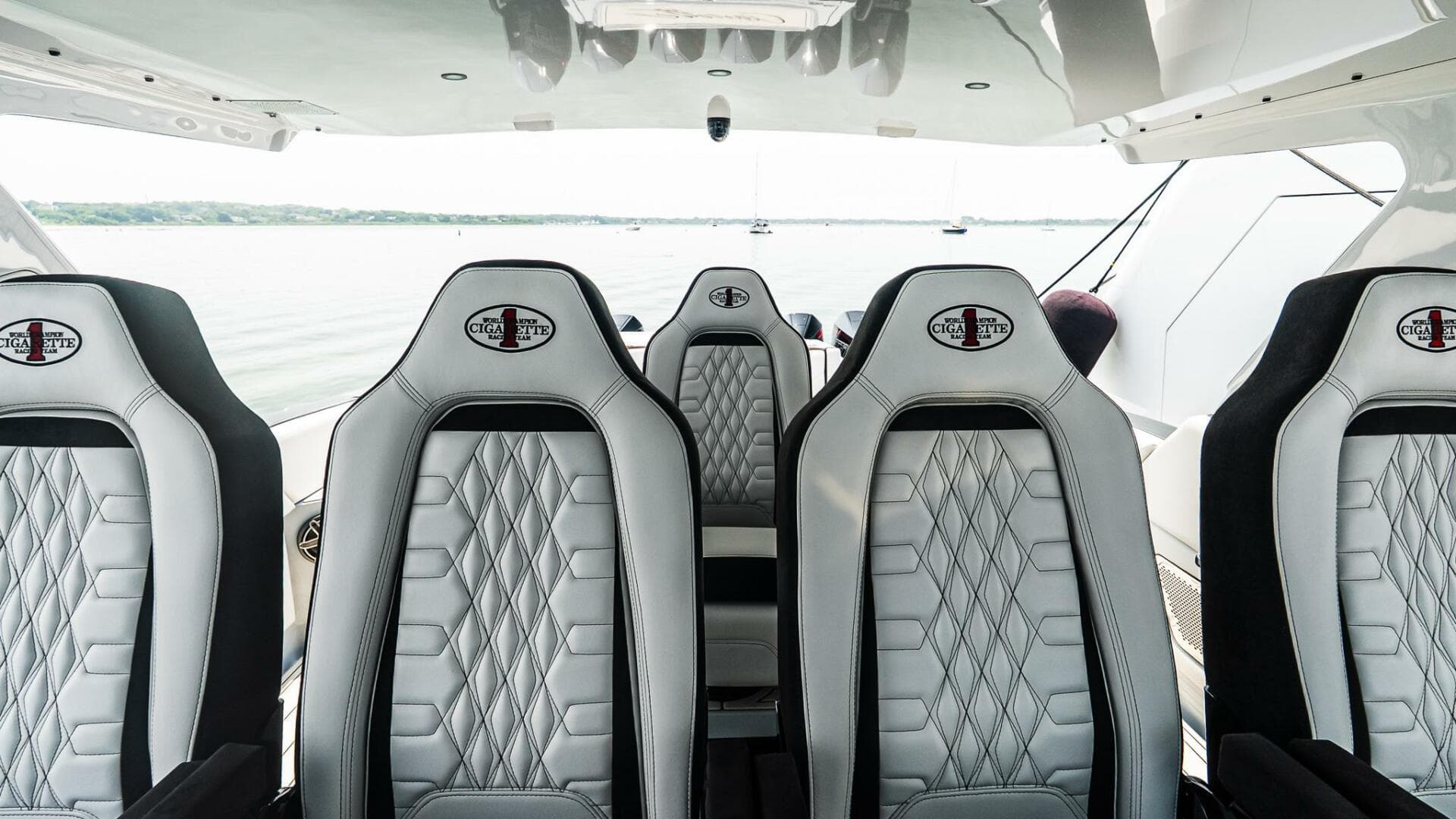 2025 Cigarette 52 Thunder — photo 23