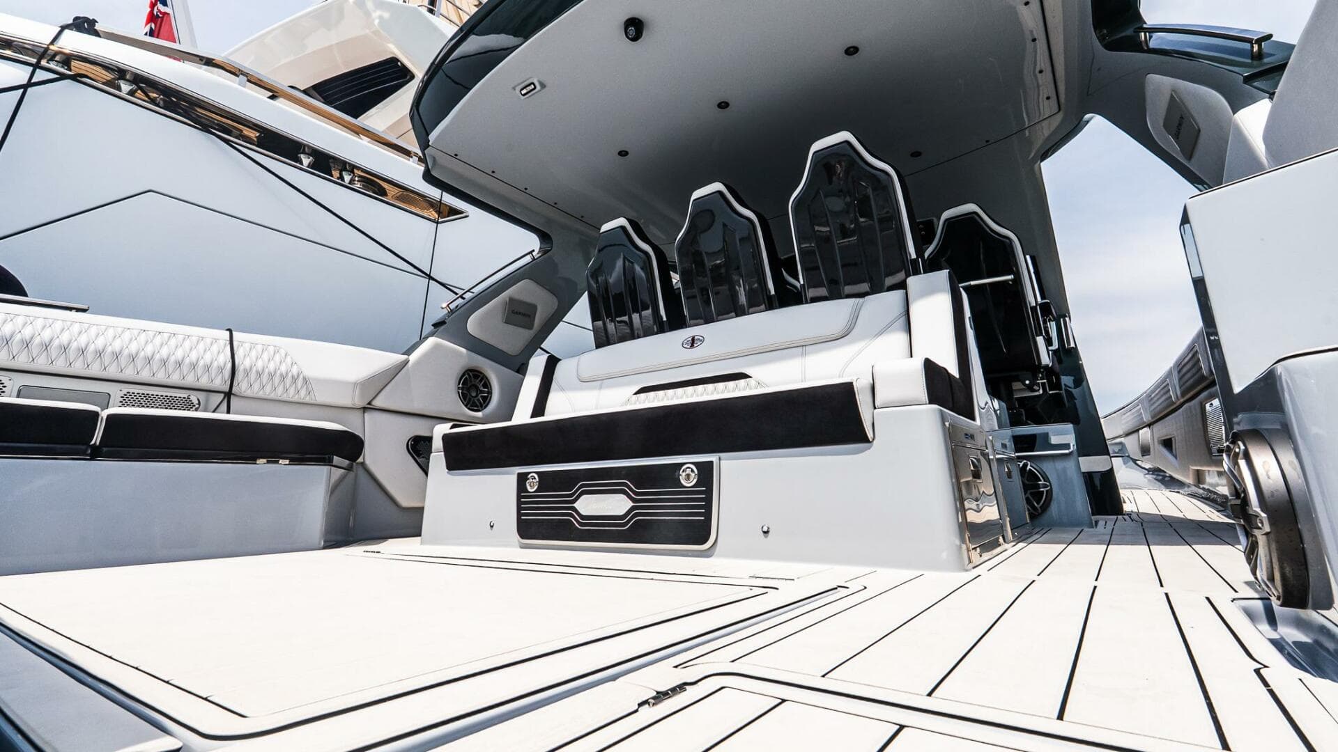 2025 Cigarette 52 Thunder — photo 13