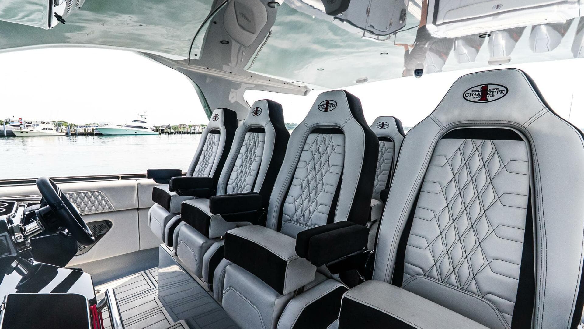 2025 Cigarette 52 Thunder — photo 16