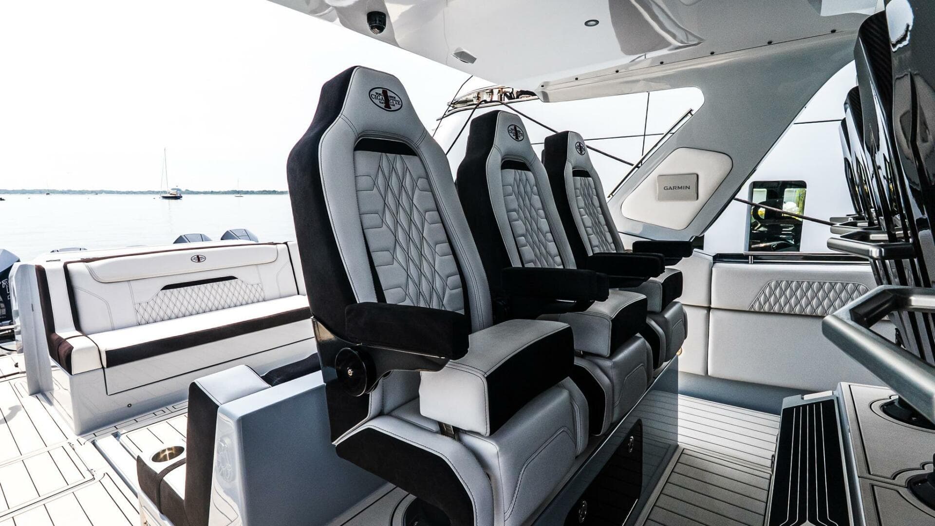 2025 Cigarette 52 Thunder — photo 19