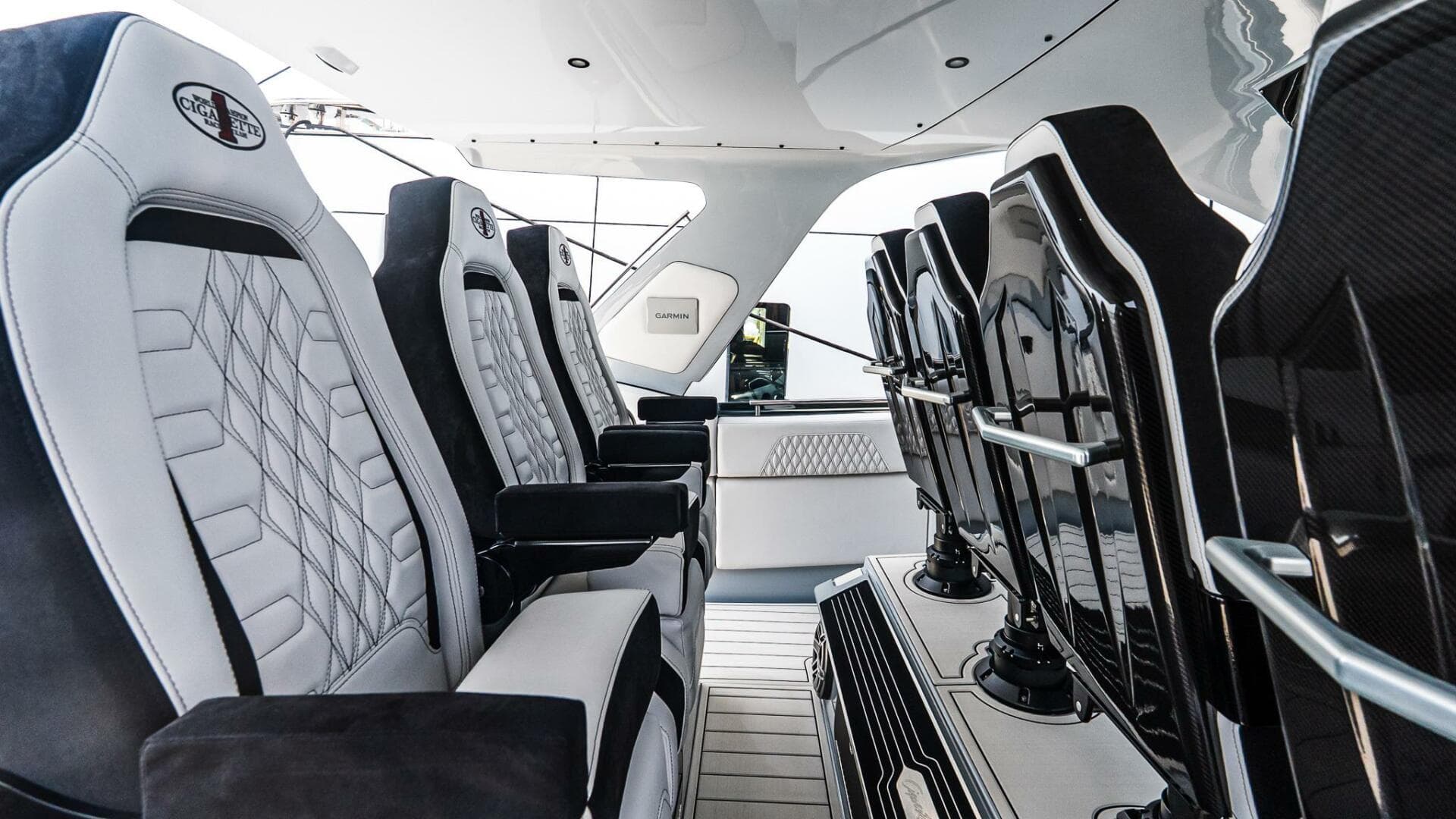 2025 Cigarette 52 Thunder — photo 18