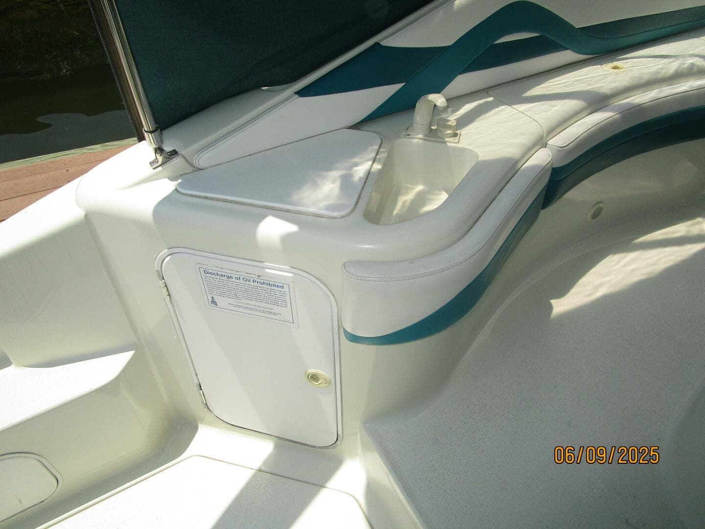 1995 Silverton 310 — photo 17