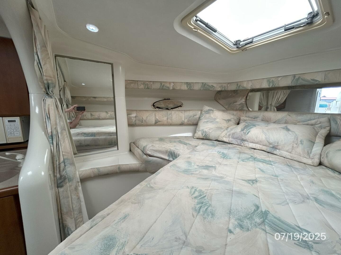 1995 Silverton 310 — photo 29