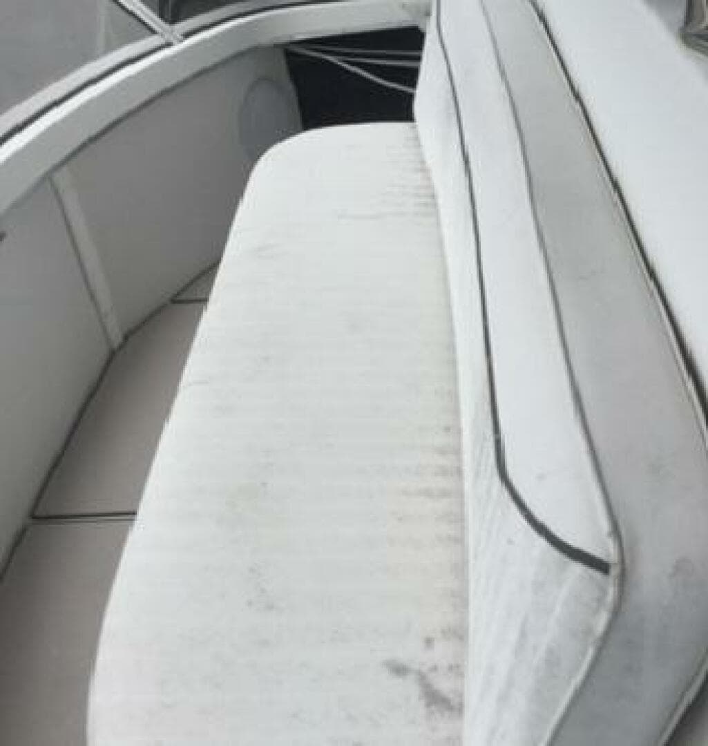 1995 Carver 430 Cockpit — photo 31