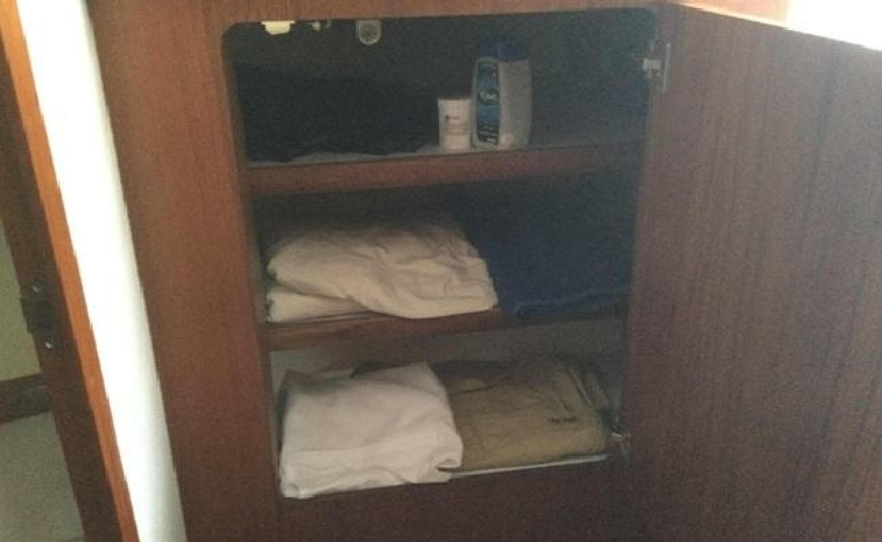 1995 Carver 430 Cockpit — photo 32