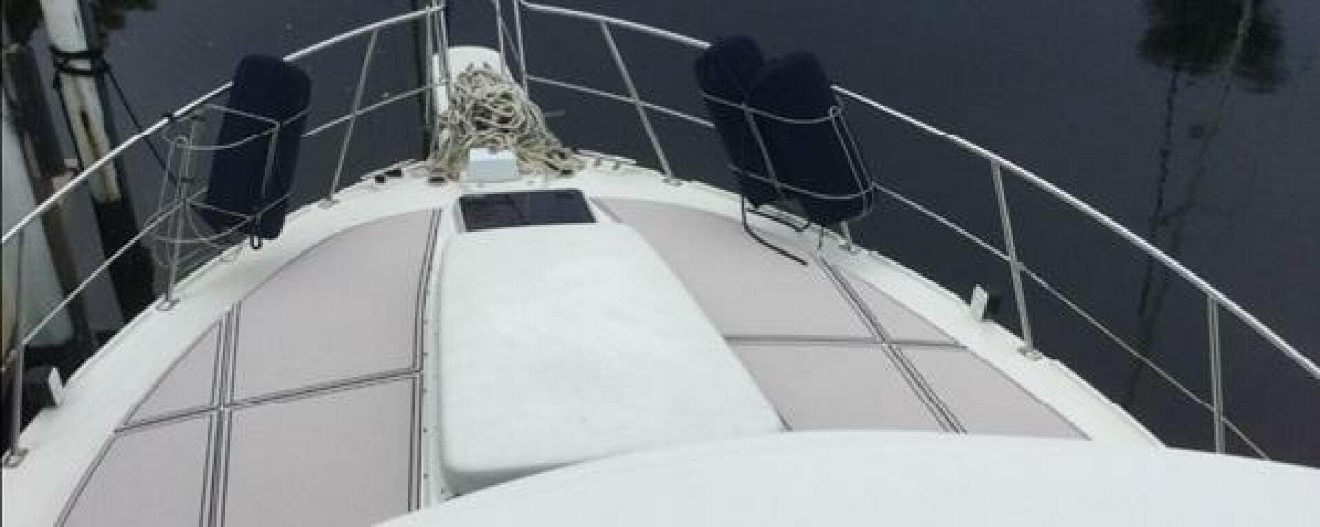 1995 Carver 430 Cockpit — photo 15